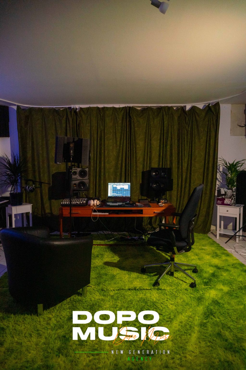 About Studio2DSC07987